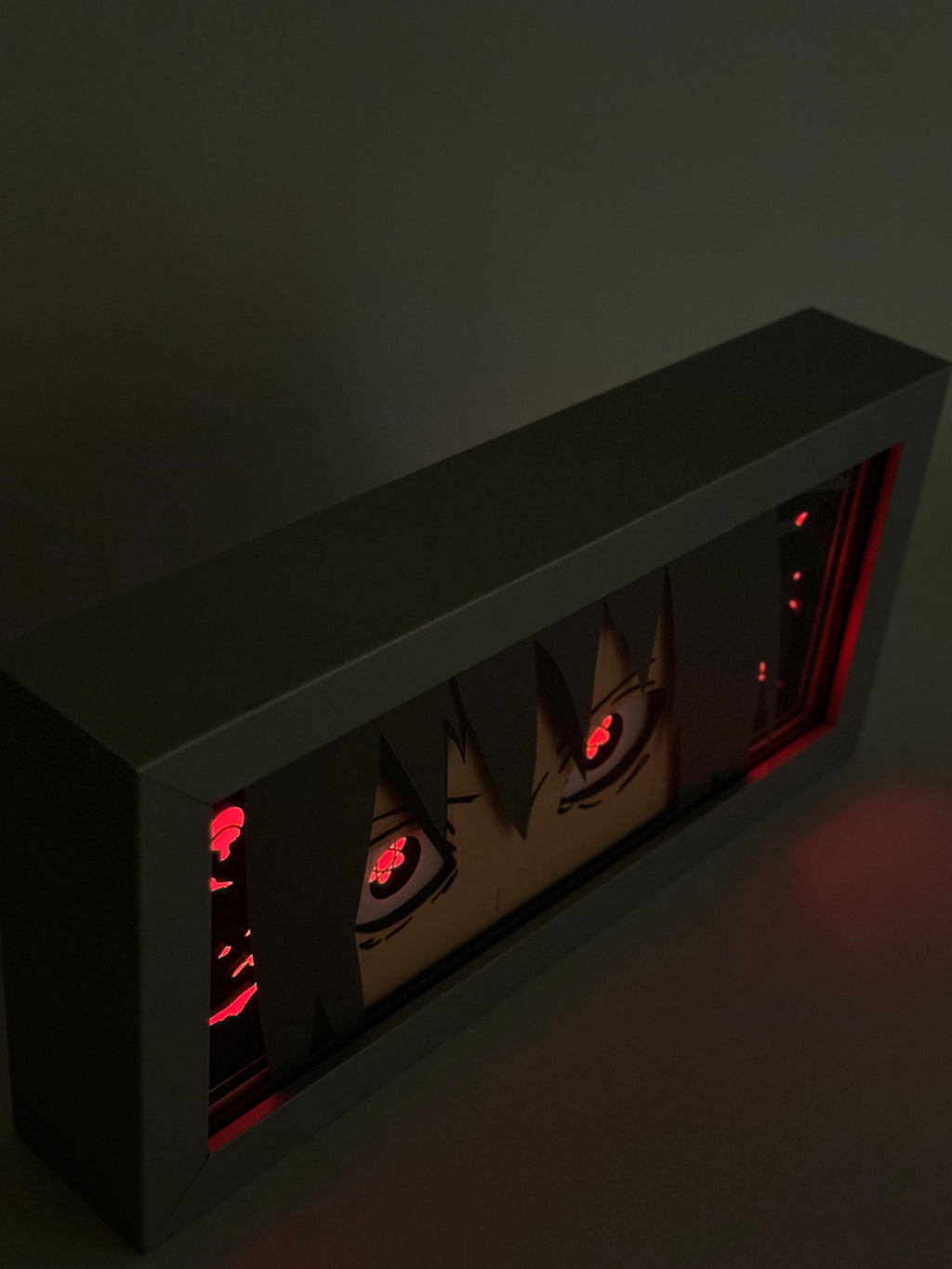 3D Sasuke Ahşap Katmanlı Anime Işık Kutusu – LED Dekor & Gece Lambası